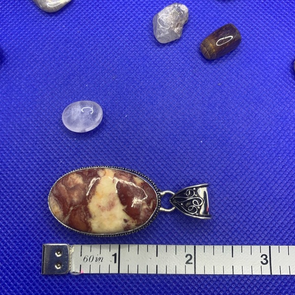 Classic Red Jasper Pendant in Vintage Style Setting! 925 Sterling Silver Overlay - Picture 14 of 15